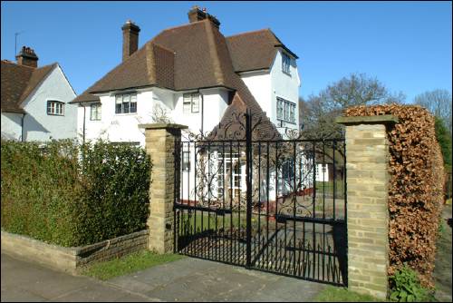 16 Bigwood Road